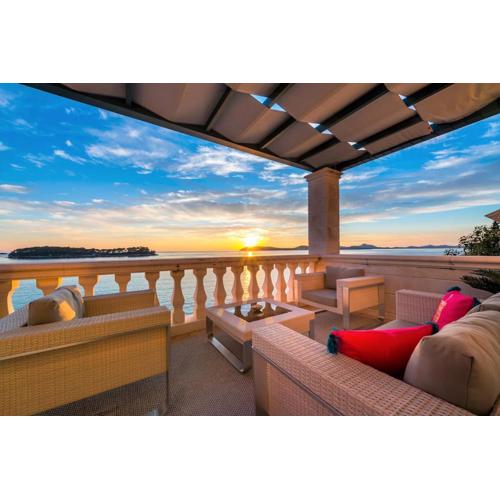 Luxurious Villa with Private Sea Access -Dubrovnik