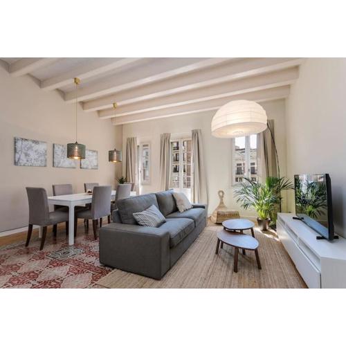 Luxurious With Awesome Rooftop