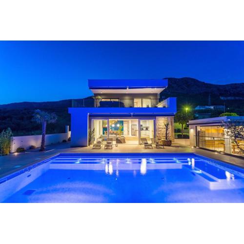 Luxurius Villa Aria with heated 45sqm pool, jacuzzi and seaview