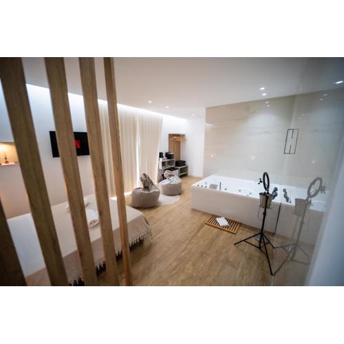 Luxury - 5 Stars - Suite with a jacuzzi 70\