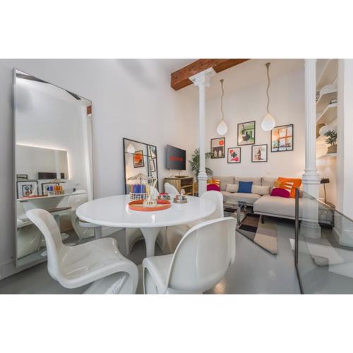 Luxury 120 m2 Famous Designer Flat in Madrid\