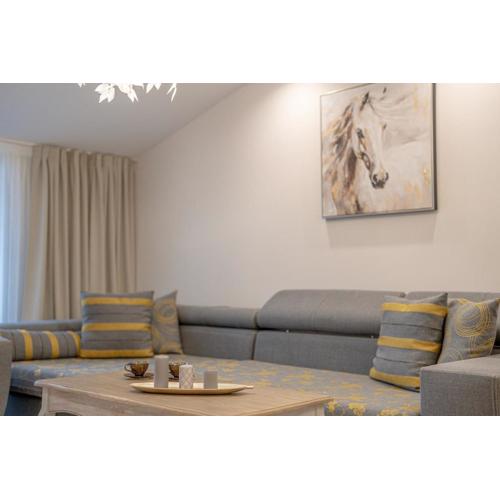 Luxury 2 Bedroom Apartment SPA - Breakfast - FREE Parking