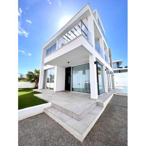Luxury 2-floor Villa with Private Swimming Pool