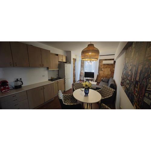 Luxury 2bdr apartment with sea view and 50m from the beach