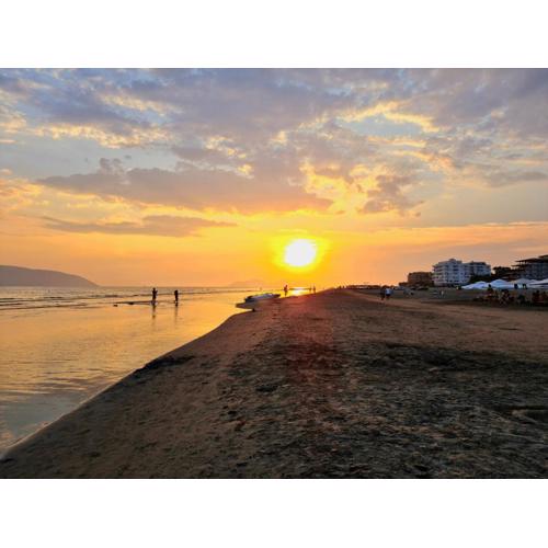 Luxury and Cozy Apartments 150 Meters from the Beach, 750 Meters from Lungo Mare