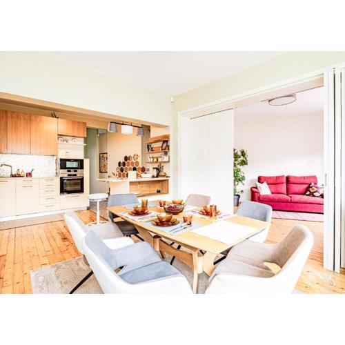 Luxury And Spacious Apartment at the Hearth of the City