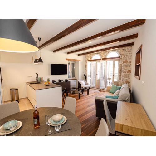 Luxury and Timeless Haven Apartment Rovinj - Two Bedroom Apartment with Balcony