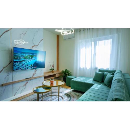 Luxury apartment at AirAlbania and near Blloku