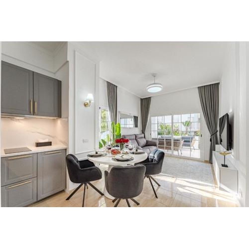Luxury Apartment in Costa Adeje with 3 pools one is Heated 1 bedroom and 2 beds