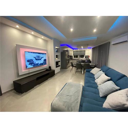 Luxury Apartment in Gzira close to Sliema 3 BR Apartment Sleep 8