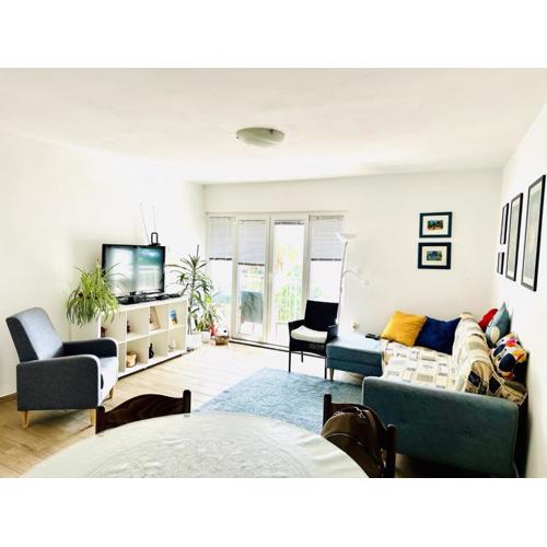 Luxury apartment Ivone with balcony and garden