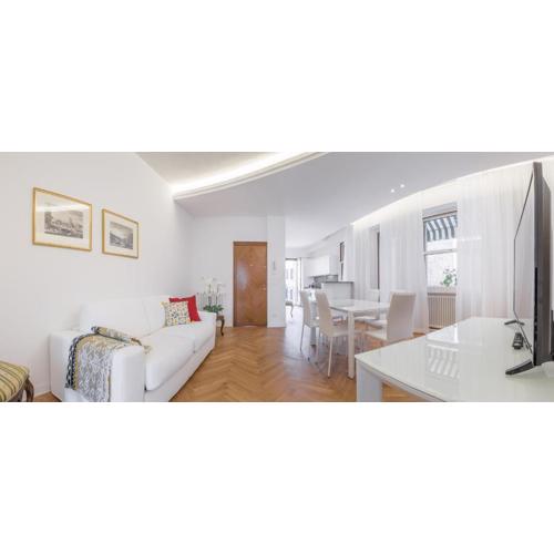 Luxury Apartment On Grand Canal by Wonderful Italy