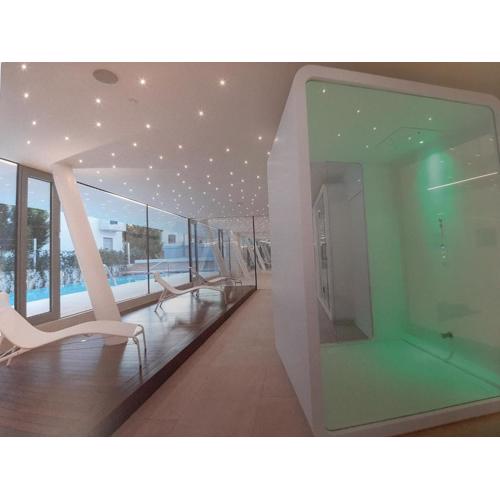 Luxury apartment pool, Spa, gym