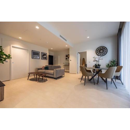 Luxury apartment with common skypool in the prestigious Mercury Tower by SF HOMES