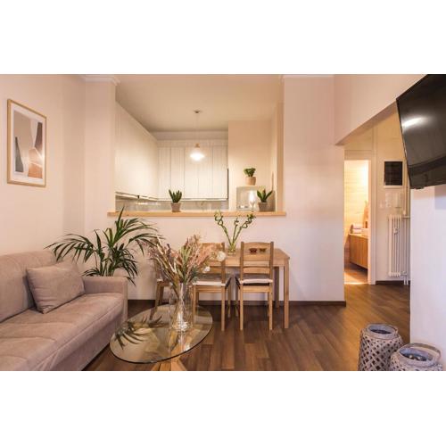 Luxury Apartment with Jacuzzi Close to Acropolis - Living Stone Zircon