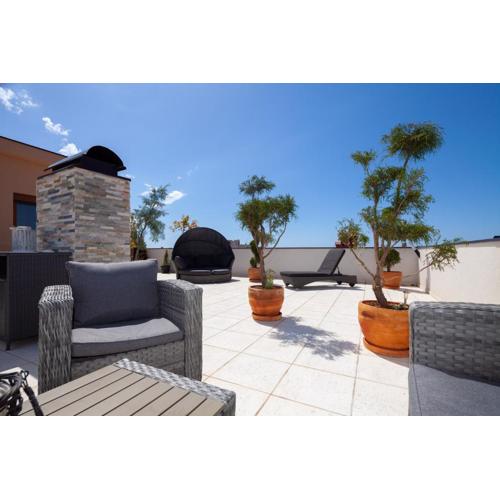 Luxury Apartment with Private Rooftop Terrace