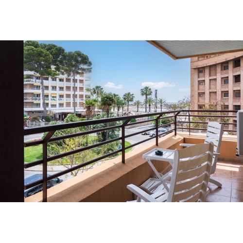 Luxury apartment with sea view and parking