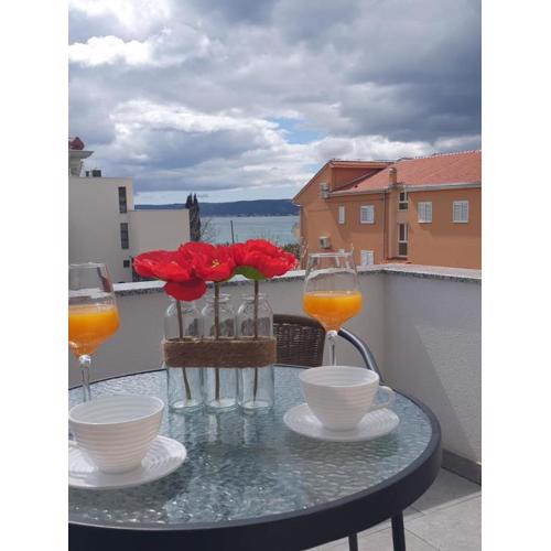 Luxury apartment with terrace Castel