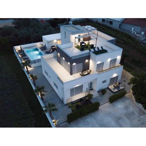 Luxury Apartments Golden Dreams
