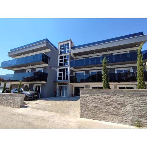 Luxury Apartments-LA Dino Maky