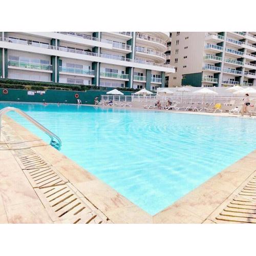 Luxury Apt with Side Seaviews and Pool, Best Location