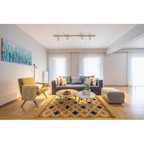 Luxury Athens Living 3BR with Balcony