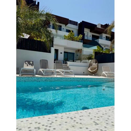 Luxury Beachfront Villa with Private Pool by Leo Apartments