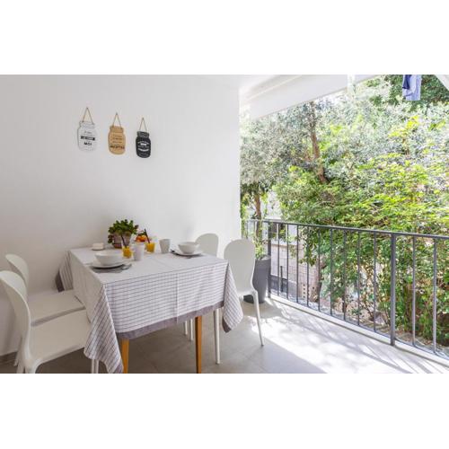Luxury BonBon next to Banje beach and Old Town, great location