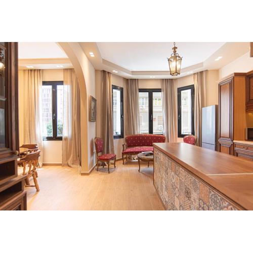 Luxury Central Apartment