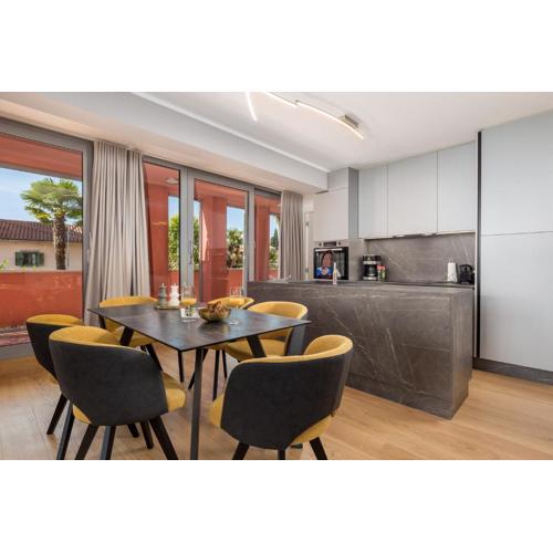 Luxury City Center Apartment -50m to the sea