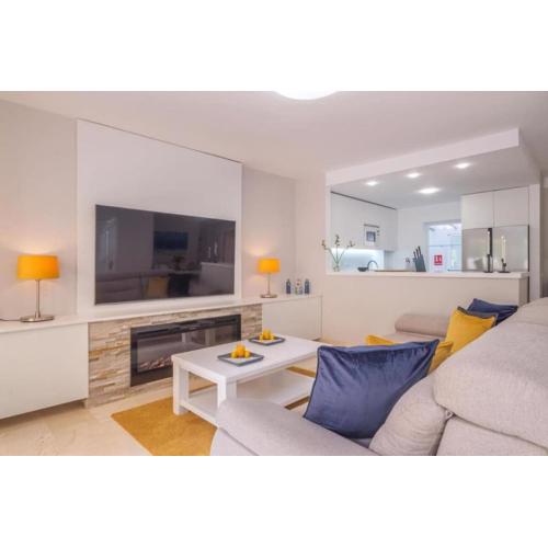 Luxury DelMare Marbella Pool Family Only