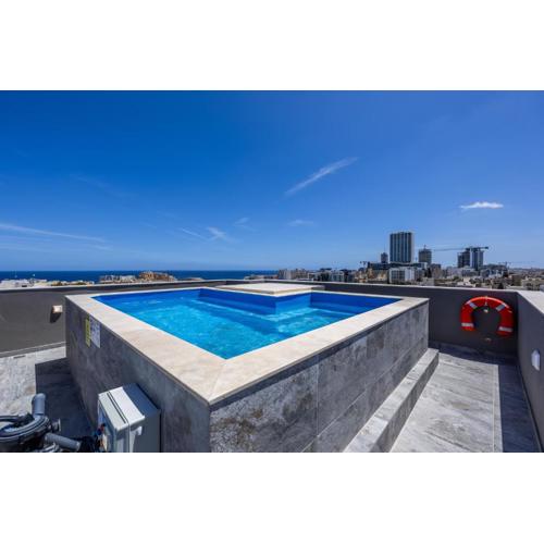 Luxury Duplex 1BD Penthouse with Large Rooftop Terrace and Pool - Open City and Sea Views - Close to St Julian\