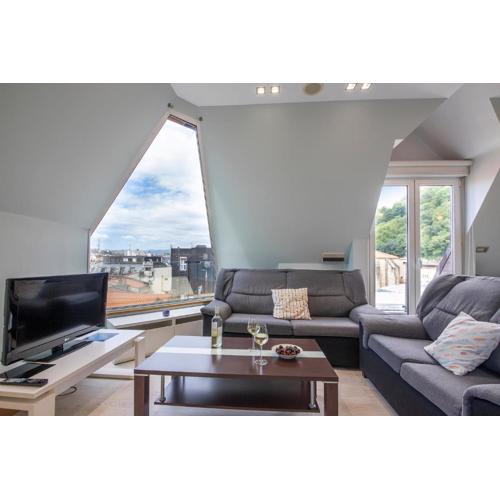 LUXURY DUPLEX PENTHOUSE WITH TERRACE-OLD TOWN