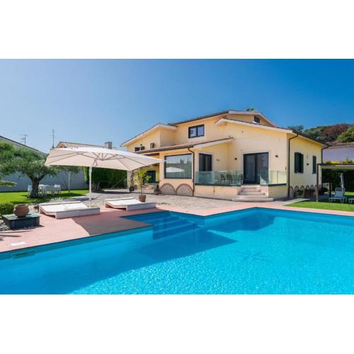 Luxury Duplex Suite in Villa with Private Pool - Near Rome & Ostia