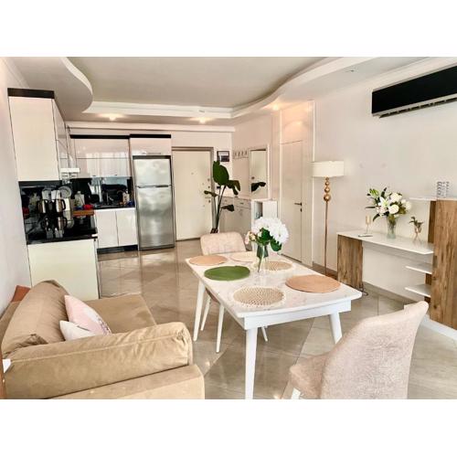 Luxury flat 2 mins from beach