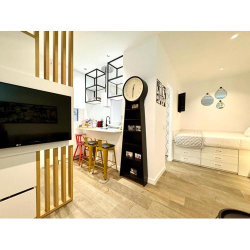 Luxury Flat City Center Full Equipe NON TOURISTIC