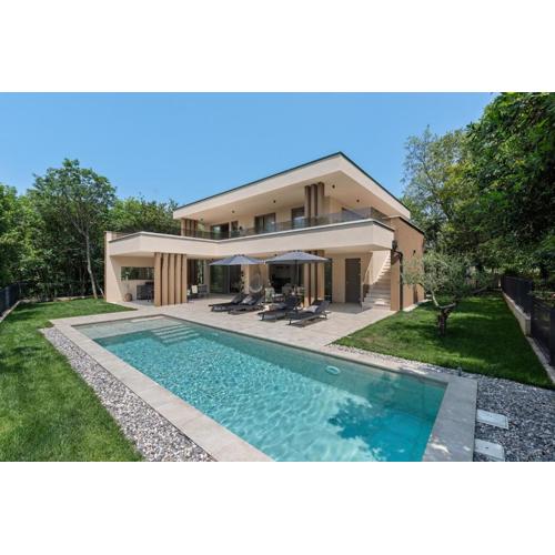 Luxury Forest Villa with Heated Pool in Istria