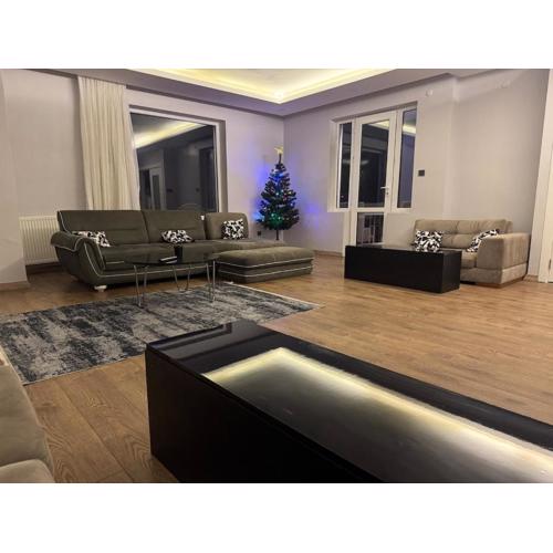 Luxury, furnished Villa