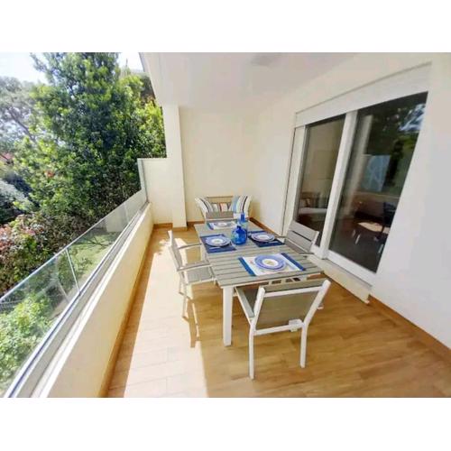 Luxury home near the Beach private parking space