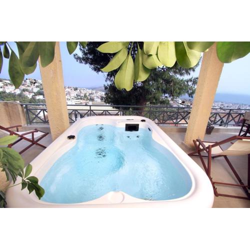 Luxury Home with Jacuzzi and Spectacular Sea Views for 8 Guests
