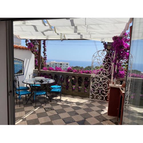 LUXURY House in VILLA POMPEIANA Via Camerelle con Terrazza Vista Mare