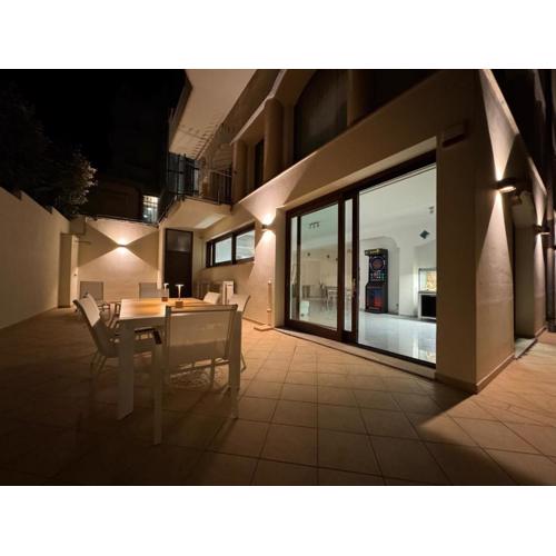 LUXURY HOUSE Olbia center with private garden