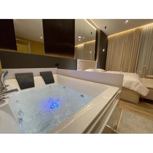 Luxury Jacuzzi Suite- Astir,Tirana