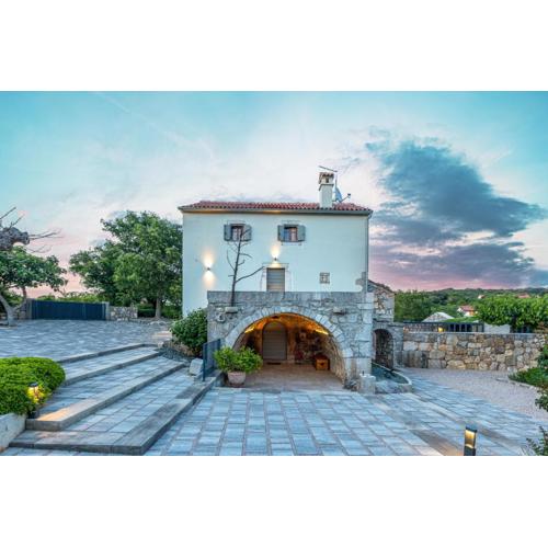 Luxury Jerini House with pool