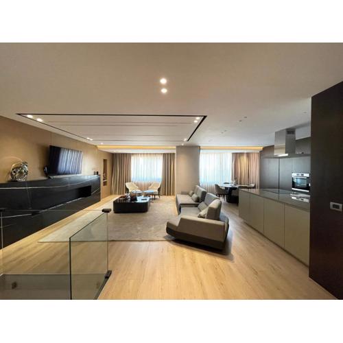 Luxury Lake View Duplex with Indoor Fireplace