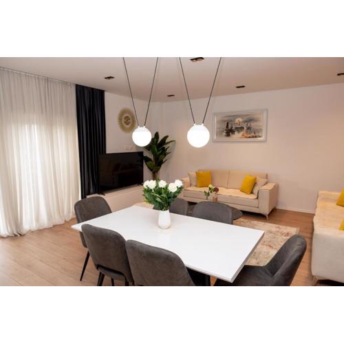 Luxury Lakeview Apartment in Pogradec