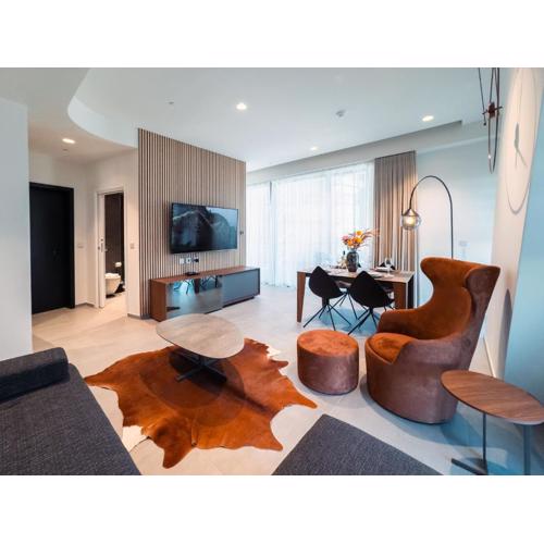 Luxury Little Gem Mercury Tower with Rooftop Pool By Arcobnb
