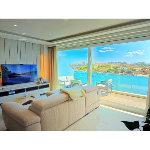 Luxury Living - Seafront Haven in Sliema - Malta