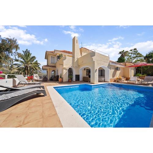 Luxury Living in Marbella Exclusive Villa RDR491
