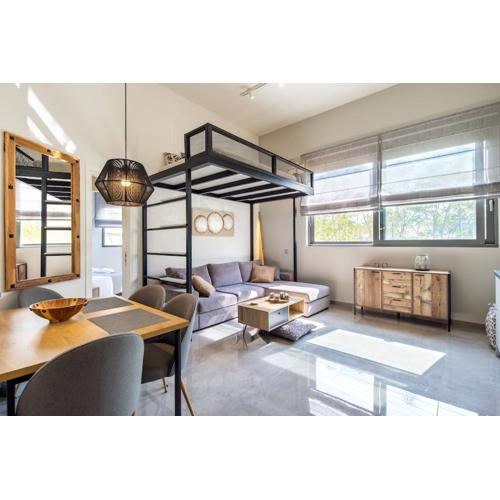 Luxury Loft Apartment &Rooftop with Acropolis View